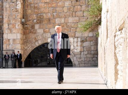 Jerusalem, Israel. 22. Mai 2017. US-Präsident Donald Trump bei einem Besuch der Klagemauer 22. Mai 2017 in Jerusalem, Israel. Bildnachweis: Planetpix/Alamy Live-Nachrichten Stockfoto