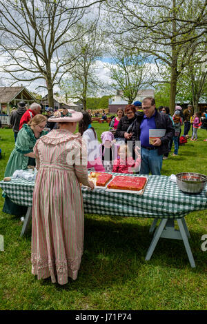 London, Ontario, Kanada. 22. Mai 2017. Victoria Day, eine kanadische öffentlichen Feiertag mit Feierlichkeiten zu Ehren von Königin Victorias Geburtstag, auch genannt Feier der Königin von England, auf Fawshawe Pioneer Village, London, Ontario, Kanada. Bildnachweis: Rubens Alarcon/Alamy Live-Nachrichten Stockfoto