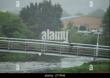 Aberystwyth Wales Uk, Dienstag, 23 Mai 2017 UK Wetter: Ein stumpf, neblig und regnerisch Morgen mit tief hängenden Wolken und eingeschränkter Sicht in Aberystwyth an der Cardigan Bay Küste, West Wales. Bildnachweis: Keith Morris/Alamy Live-Nachrichten Stockfoto