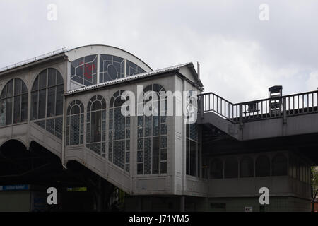 Berlin, 26. April: Die Gorlitzer (Görlitzer) U-Bahnhof (Deutsch für die u-Bahnstation) in Berlin Kreuzberg am 26. April 2017. Stockfoto