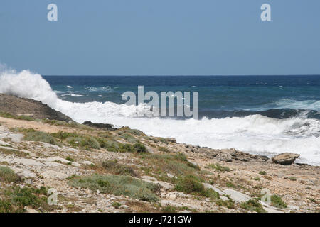 Mallorca Rock Welle Bucht Surf Salzwasser Meer Ozean Wasser Travel Horizont Act von Stockfoto