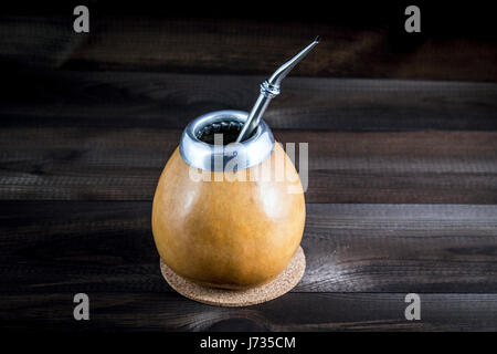 Yerba Mate in Kürbis matero Stockfoto
