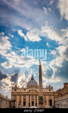 Die päpstliche Basilika des Heiligen Petrus, in Italienisch als Basilica Papale di San Pietro in Vaticano offiziell bekannt und allgemein bekannt als St.-Petri Basi Stockfoto