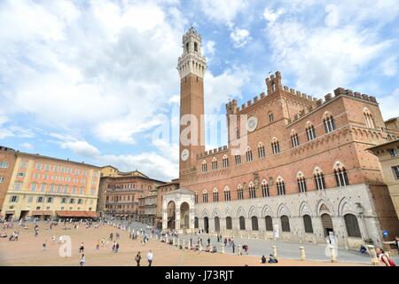 Mangia Turm und Piazza del Campo Siena, Italien Stockfoto