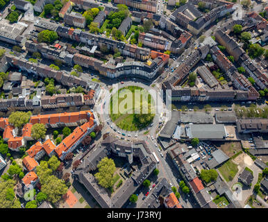 Borigplatz Dortmund-Nord, vertikal, Kreisverkehr, grüne Insel, Dortmund, Ruhrgebiet, Nordrhein-Westfalen, Deutschland, Borigplatz Dortmunder Norden, Senk Stockfoto