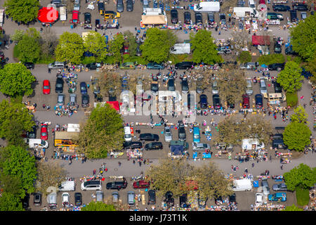 Flohmarkt an der Universität Dortmund, Schnäppchenmarkt, secondhand-Markt, Dortmund, Ruhr und Umgebung, Nordrhein-Westfalen, Deutschland, Flohmarkt einer der Stockfoto