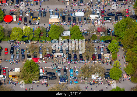 Flohmarkt an der Universität Dortmund, Schnäppchenmarkt, secondhand-Markt, Dortmund, Ruhr und Umgebung, Nordrhein-Westfalen, Deutschland, Flohmarkt einer der Stockfoto