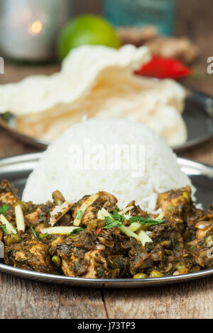 indischen Murgh Palak Gericht mit Reis Stockfoto