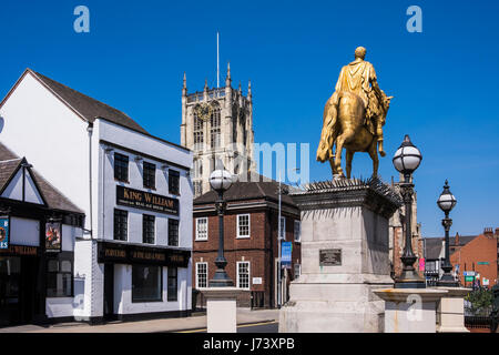 König William III-Statue vor der Holy Trinity Church, Kingston nach Hull, Yorkshire, England, Vereinigtes Königreich Stockfoto