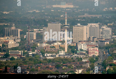 Essen City, Skyline von Essen mit Fernsehturm und RWE-Turm, Mülheim an der Ruhr, Ruhrgebiet, Nordrhein-Westfalen, Deutschland, Essener City Skyline von Es Stockfoto