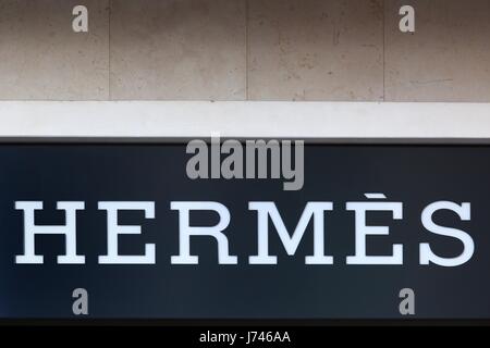 Genf, Schweiz - 14. August 2017: Hermes-Logo an der Wand. Hermes ist einer der französischen Haute Couture Luxus Hersteller gegründet 1837 Stockfoto