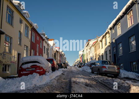 Straßen von Reykjavik nach einem starken Schneefall. Stockfoto