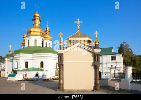 Kirche von der Höhe des Kreuzes (1700) an der Kiewer Höhlenkloster (1015) in Kiew, Ukraine Stockfoto