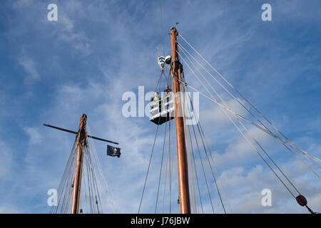 Westen des Landes Ketsch Irene in Gloucester Docks für Wartung arbeiten Stockfoto