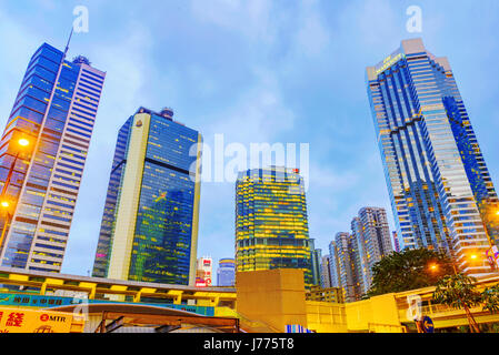 HONG KONG, CHINA - APRIL 25: Dies ist eine Ansicht Hong Kong Innenstadt Bankenviertel Architektur und das Marriott Hotel ist beliebt bei Unternehmen t Stockfoto