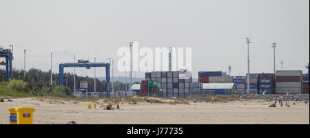 Deepwater Container-terminal (DCT) am Norht Terminal in Danzig wird am 20. Mai 2017 gesehen. Der Hafen ist einer der am schnellsten wachsenden in der Ostsee r Stockfoto