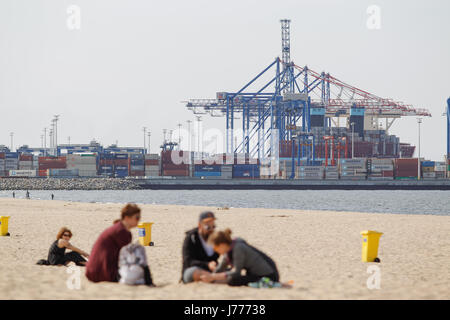 Deepwater Container-terminal (DCT) am Norht Terminal in Danzig wird am 20. Mai 2017 gesehen. Der Hafen ist einer der am schnellsten wachsenden in der Ostsee r Stockfoto