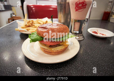 Johnny rockets american Diner Burger Fries und Milchshake Washington DC USA Stockfoto