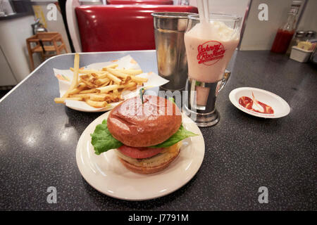 Johnny rockets american Diner Burger Fries und Milchshake Washington DC USA Stockfoto