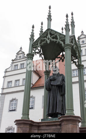 Skulptur des Reformators Martin Luther in Wittenberg Stockfoto