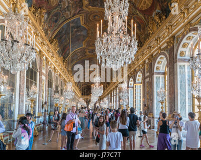 Der Spiegelsaal (Galerie des Glaces), Château de Versailles (Schloss von Versailles), in der Nähe von Paris, Frankreich Stockfoto