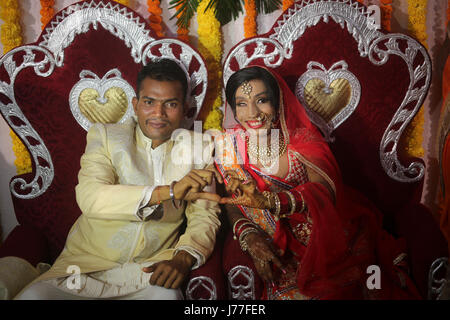 Lalita Bansi & ihr Bräutigam Rahul Kumar Hochzeit am 23. Mai 2017 in Mumbai, Indien. Bildnachweis: Chirag Wakaskar/Alamy Live-Nachrichten Stockfoto