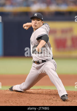 St. Petersburg, Florida, USA. 20. Mai 2017. Masahiro Tanaka (Yankees) MLB: New York Yankees Start Krug Masahiro Tanaka Stellplätze während der Major League Baseball Spiel gegen die Tampa Bay Rays im Tropicana Field in St. Petersburg, Florida, Vereinigte Staaten von Amerika. Bildnachweis: AFLO/Alamy Live-Nachrichten Stockfoto