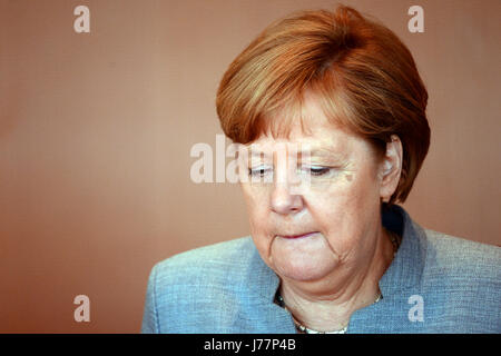 Berlin, Deutschland. 24. Mai 2017. Bundeskanzlerin Angela Merkel (CDU) auf einer Sitzung des Kabinetts in Berlin, Deutschland, 24. Mai 2017. Foto: Maurizio Gambarini/Dpa/Alamy Live News Stockfoto
