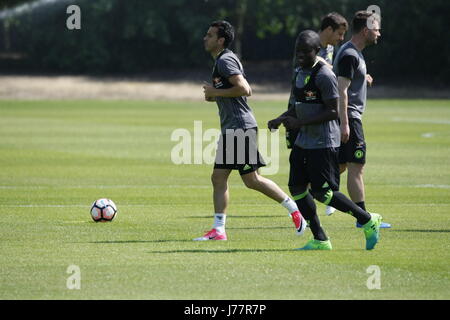 Cobham, Surrey, UK. 24. Mai 2017.           Pedro und Kante des Chelsea Football Club trainieren an der Akademie der Vereine in Cobham in Vorbereitung auf ihre FA Cup final Zusammenstoß mit Arsenal am Samstag Credit: Motofoto/Alamy Live News Stockfoto