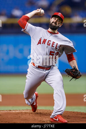 23. Mai 2017 - Los Angeles Angels ab Krug Matt Shoemaker (52) im Spiel zwischen den Engeln und den Sonnenstrahlen im Tropicana Field, St. Petersburg, Florida, USA. Del Mecum/CSM Stockfoto