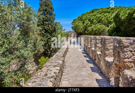 São Jorge Castle (Saint George Castle) ist eine maurische Burg Lissabon Stockfoto