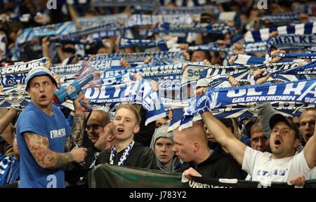 FC SCHALKE 04 FANS ARSENAL V SCHALKE 04 LONDON ENGLAND UK 24. Oktober 2012 Stockfoto