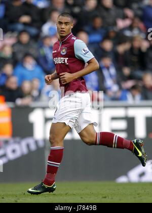 WINSTON REID WEST HAM UNITED FC JJB STADIUM WIGAN ENGLAND 27. Oktober 2012 Stockfoto