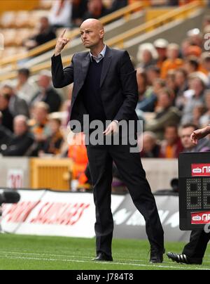 STALE SOLBAKKEN WOLVERHAMPTON WANDERERS FC MANAGER WOLVERHAMPTON WANDERERS FC Mann MOLINEUX STADIUM WOLVERHAMPTON ENGLAND 16 Se Stockfoto