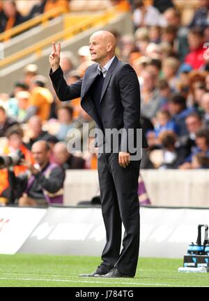 STALE SOLBAKKEN WOLVERHAMPTON WANDERERS FC MANAGER WOLVERHAMPTON WANDERERS FC Mann MOLINEUX STADIUM WOLVERHAMPTON ENGLAND 16 Se Stockfoto