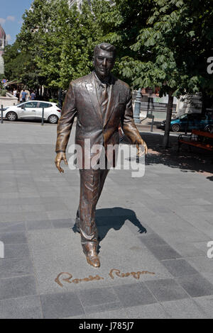 Die Ronald Reagan Statue in Liberty Square, Budapest, Ungarn. Stockfoto