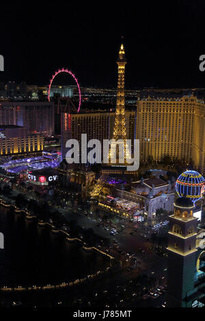 Las Vegas bei Nacht gesehen von der kosmopolitische Hotel Nevada, usa Stockfoto
