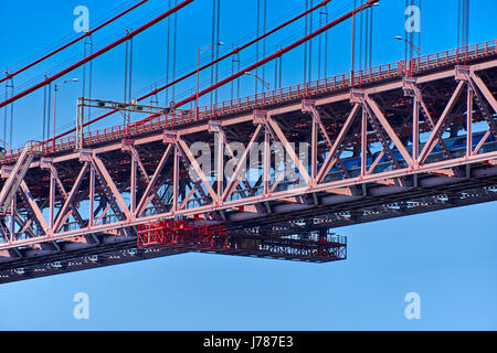 25 de Abril Brücke Ponte 25 de Abril, 25. April Bridge ist eine Hängebrücke verbindet die Stadt Lissabon Stockfoto