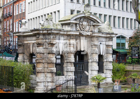 LONDON, UK - 22. April 2016: York Watergate. Victoria Embankment Gardens, Charing Cross, London Stockfoto