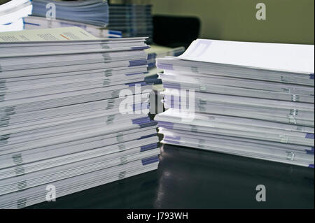 Büro-Broschüre-Geschäfte beschäftigen geschäftliche Transaktion Geschäft bussiness Stockfoto