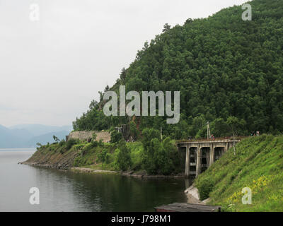 Circum Baikal Road - der historische Teil der Transsibirischen Eisenbahn in der Nähe des Baikalsees Russland Stockfoto