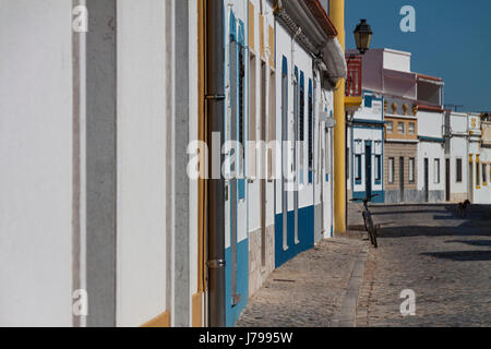 Farben von Portugal, Fenster, Türen, Fassaden. Stockfoto