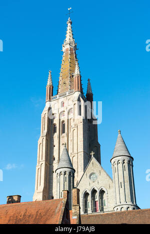 Sint-Salvator-Kathedrale am sonnigen Tag in Brügge, Belgien. Stockfoto