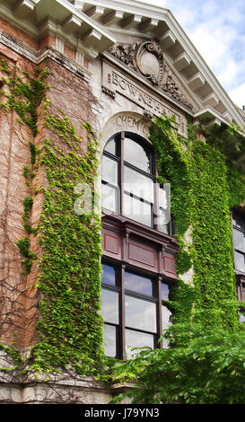 Syracuse, New York, USA. 21. Mai 2017. Bowne Hall auf dem Campus der Syracuse University Stockfoto