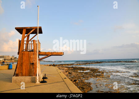 Leben Wachstation am Strand von Paphos, Zypern Stockfoto