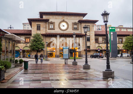 Oviedo Hauptbahnhof, 1946, Asturien, Spanien Stockfoto