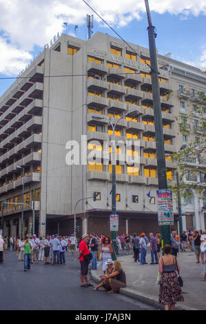 Proteste, Graffiti, Wahrnehmungsübungen und Plakatwänden in Griechenland 2013 als Demonstranten auf die Straße über das Rettungspaket zu nehmen Stockfoto