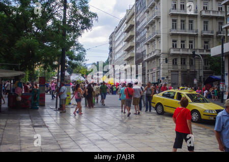 Proteste, Graffiti, Wahrnehmungsübungen und Plakatwänden in Griechenland 2013 als Demonstranten auf die Straße über das Rettungspaket zu nehmen Stockfoto