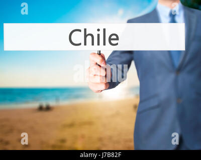 Chile - Geschäftsmann Hand mit Schild. Wirtschaft, Technologie, Internet-Konzept. Stock Foto Stockfoto