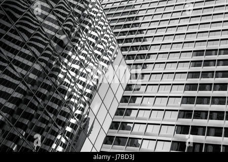 Lichtreflexe auf die Glasfenster der Hochhäuser in San Francisco, USA Stockfoto